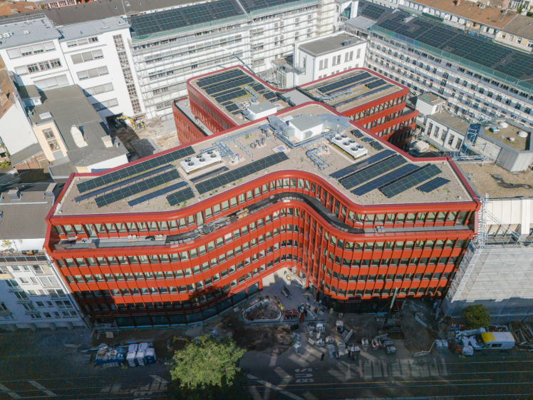 INDUSTRIA übernimmt Property Management für Büroobjekt CURVE in Düsseldorf