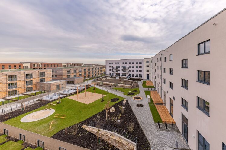 HIH und INDUSTRIA stellen 154 Wohneinheiten und 52 Stadthäuser in Hannover-Kronsrode fertig